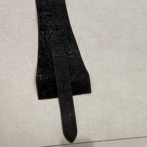 Italian leather and lucite belt - Picture 4 of 6